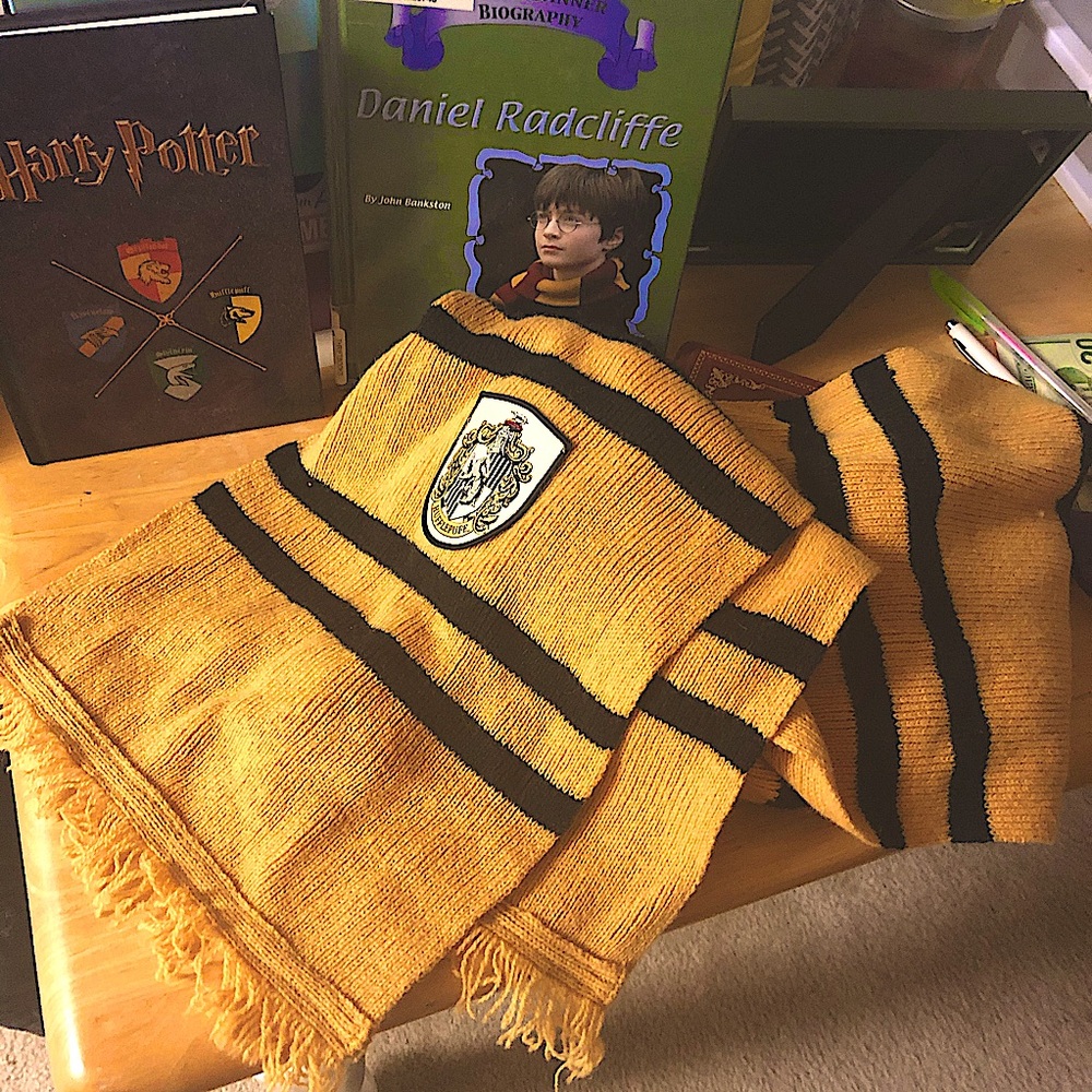 Harry Potter Hufflepuff Hogwarts Uniform Scarf